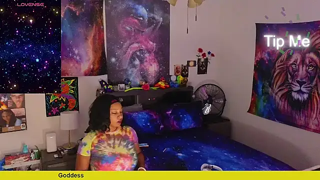 Snapshot of temptressbeauty24 chatting on 01-06-26, 04:27 temptressbeauty24 online show from 01-06-26, 04:27