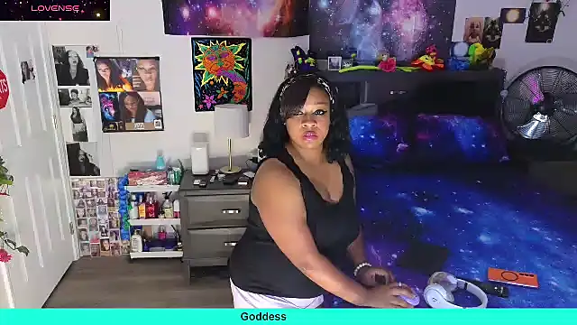 Snapshot of temptressbeauty24 chatting on 01-07-26, 10:23 temptressbeauty24 online show from 01-07-26, 10:23