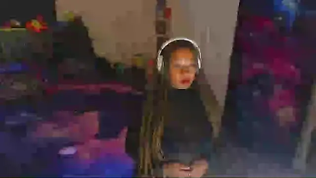 Snapshot of temptressbeauty24 chatting on 03-15-26, 03:29 temptressbeauty24 online show from 03-15-26, 03:29