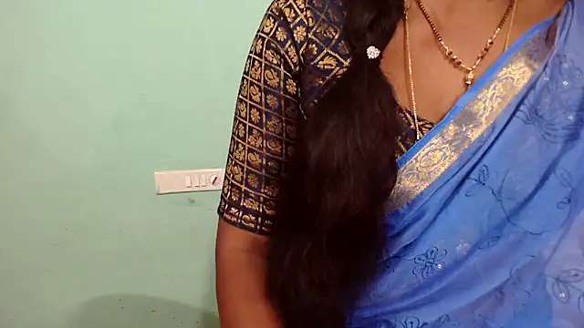 Snapshot of shrutitelugu69 chatting on 03-02-26, 01:18 shrutitelugu69 online show from 03-02-26, 01:18