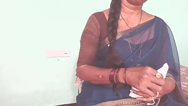 shrutitelugu69 online show from 06-10-26, 04:39