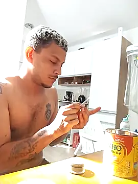 emrehliug12 online show from 02-19-25, 12:33