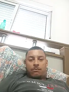 emrehliug12 online show from 03-10-25, 02:37