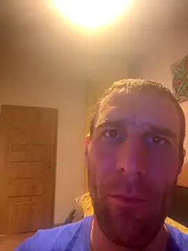 Snapshot of matejk chatting on 10-04-25, 08:40 matejk online show from 10-04-25, 08:40