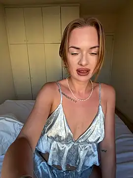 ElenaRebelle online show from 06-20-26, 04:15