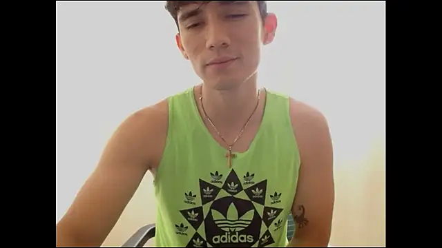 Snapshot of ChicoMaloFfF chatting on 12-20-25, 09:44 ChicoMaloFfF online show from 12-20-25, 09:44