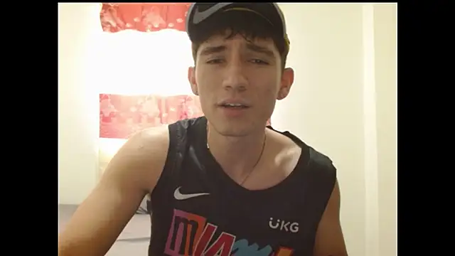 Snapshot of ChicoMaloFfF chatting on 01-09-26, 01:58 ChicoMaloFfF online show from 01-09-26, 01:58