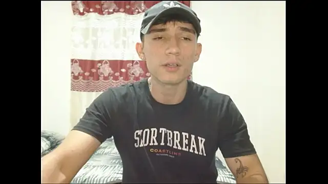 Snapshot of ChicoMaloFfF chatting on 02-05-26, 01:32 ChicoMaloFfF online show from 02-05-26, 01:32