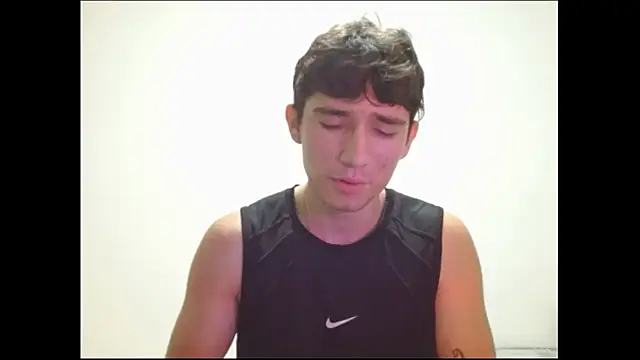 Snapshot of ChicoMaloFfF chatting on 03-08-26, 02:04 ChicoMaloFfF online show from 03-08-26, 02:04