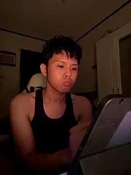 Snapshot of Plaxtique chatting on 10-02-25, 07:43 Plaxtique online show from 10-02-25, 07:43