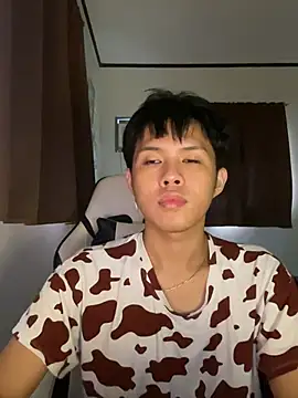 Snapshot of Plaxtique chatting on 12-18-25, 10:49 Plaxtique online show from 12-18-25, 10:49