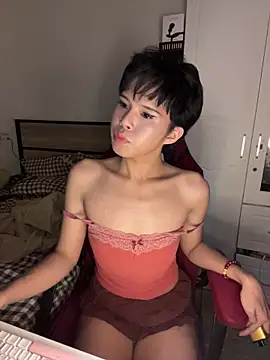 Snapshot of Plaxtique chatting on 02-05-26, 05:39 Plaxtique online show from 02-05-26, 05:39