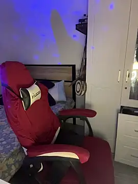 Snapshot of Plaxtique chatting on 03-06-26, 02:57 Plaxtique online show from 03-06-26, 02:57