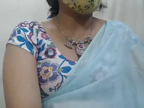 Snapshot of Lovely_Siri_23 chatting on 02-08-26, 06:33 Lovely Siri 23 online show from 02-08-26, 06:33