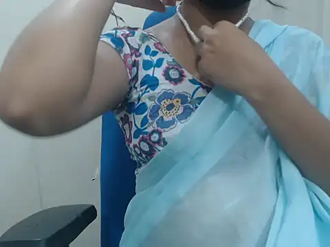 Lovely Siri 23 online show from 04-30-26, 05:19
