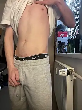 Snapshot of Using_Crew chatting on 12-29-24, 11:40 Using Crew online show from 12-29-24, 11:40