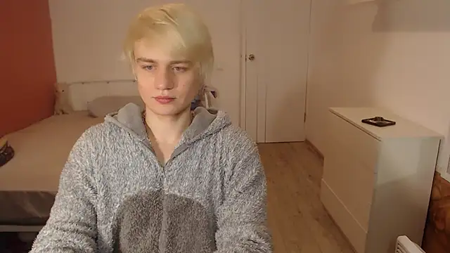 Snapshot of Oliver_sweet_ chatting on 12-22-25, 01:57 Oliver sweet online show from 12-22-25, 01:57