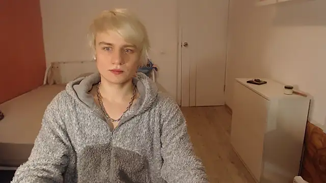 Snapshot of Oliver_sweet_ chatting on 01-06-26, 01:20 Oliver sweet online show from 01-06-26, 01:20