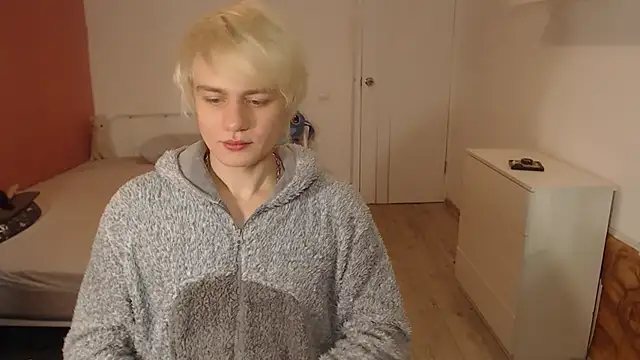 Snapshot of Oliver_sweet_ chatting on 01-16-26, 02:04 Oliver sweet online show from 01-16-26, 02:04