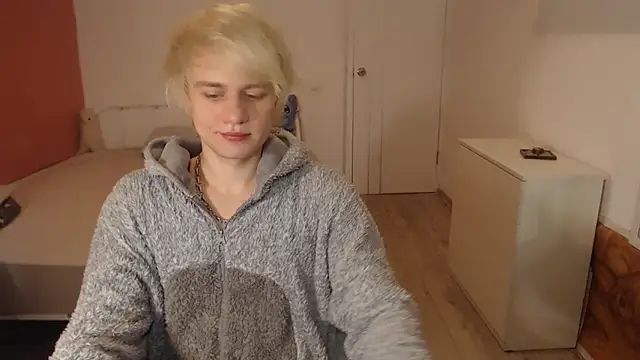 Snapshot of Oliver_sweet_ chatting on 02-04-26, 01:44 Oliver sweet online show from 02-04-26, 01:44