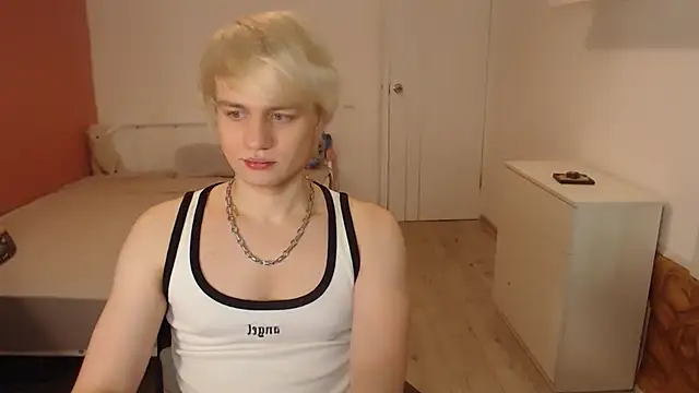 Snapshot of Oliver_sweet_ chatting on 02-13-26, 12:39 Oliver sweet online show from 02-13-26, 12:39