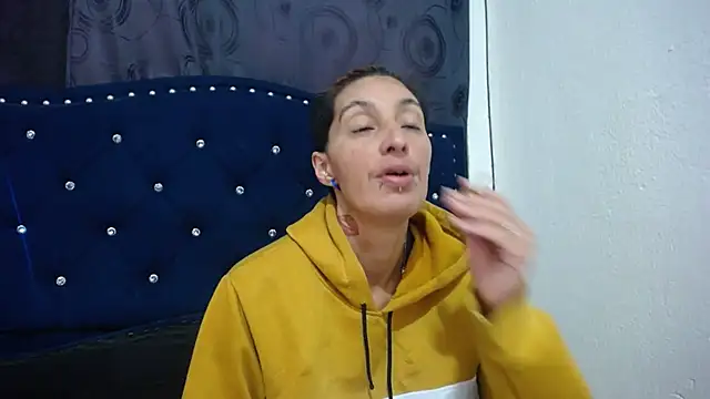 anyu1306 online show from 12-20-24, 12:38