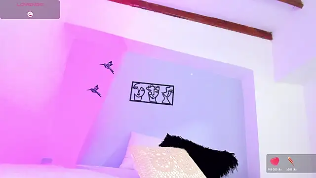 Snapshot of Laura_Torres18 chatting on 11-18-25, 09:52 Laura Torres18 online show from 11-18-25, 09:52