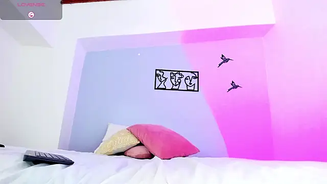 Laura Torres18 online show from 04-29-26, 08:48