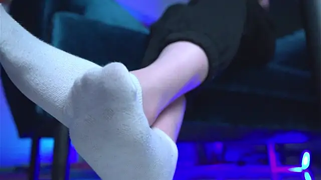 ReiYosimoto online show from 01-06-25, 02:58