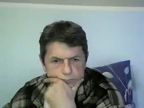 Snapshot of czarek888 chatting on 10-16-25, 06:53 czarek888 online show from 10-16-25, 06:53