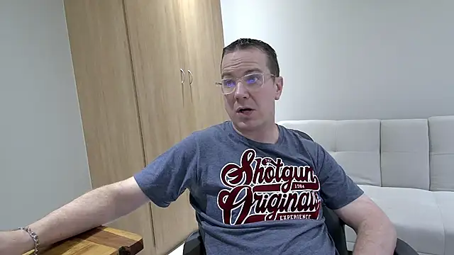 BrettJ81 online show from 01-07-25, 02:51