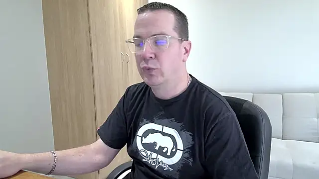 BrettJ81 online show from 09-19-25, 01:45