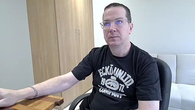 BrettJ81 online show from 10-25-25, 10:45