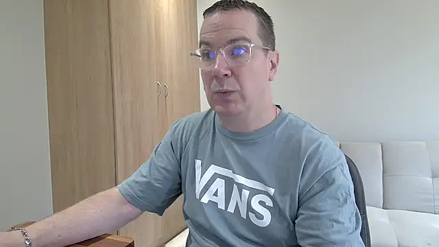 BrettJ81 online show from 12-22-25, 07:49