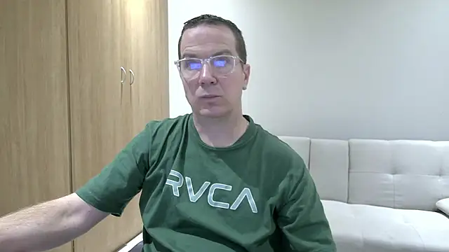 BrettJ81 online show from 04-18-26, 07:07