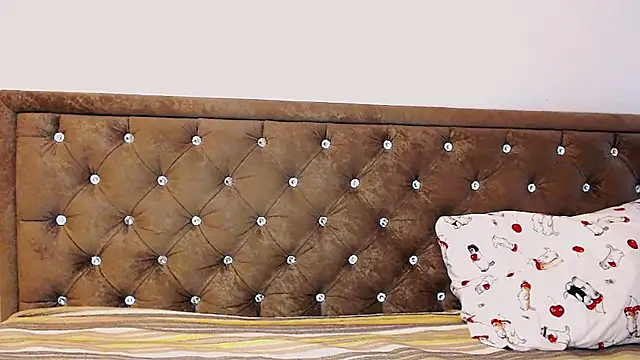 Sara4uu online show from 11-02-25, 07:22