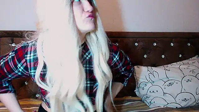 Snapshot of Sara4uu chatting on 11-30-25, 12:36 Sara4uu online show from 11-30-25, 12:36