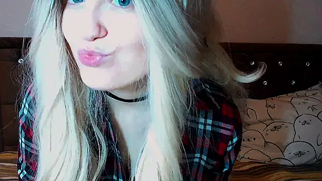 Snapshot of Sara4uu chatting on 11-30-25, 02:21 Sara4uu online show from 11-30-25, 02:21