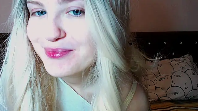 Snapshot of Sara4uu chatting on 12-01-25, 10:26 Sara4uu online show from 12-01-25, 10:26