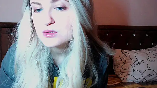 Snapshot of Sara4uu chatting on 12-04-25, 10:29 Sara4uu online show from 12-04-25, 10:29