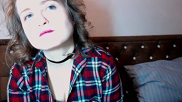 Snapshot of Sara4uu chatting on 02-14-26, 10:50 Sara4uu online show from 02-14-26, 10:50