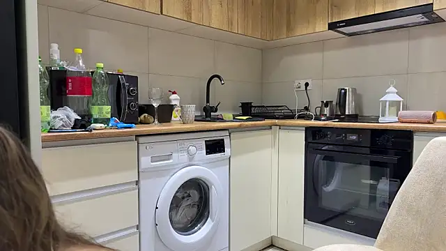 Snapshot of mommy_nadin chatting on 02-06-26, 03:15 mommy nadin online show from 02-06-26, 03:15