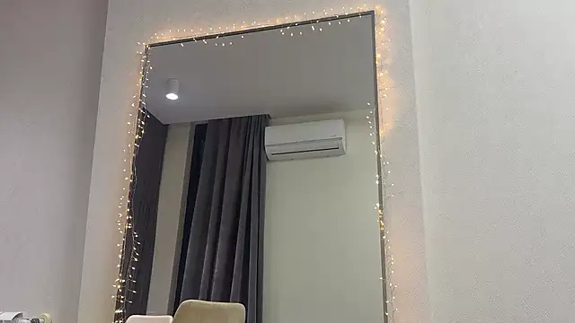 Snapshot of mommy_nadin chatting on 03-25-26, 05:41 mommy nadin online show from 03-25-26, 05:41