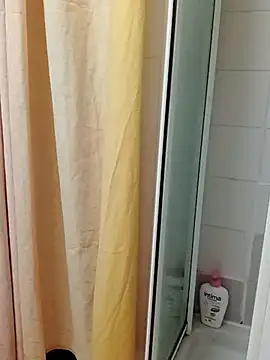 Snapshot of JOHANNA9MOI02 chatting on 10-24-25, 07:32 JOHANNA9MOI02 online show from 10-24-25, 07:32