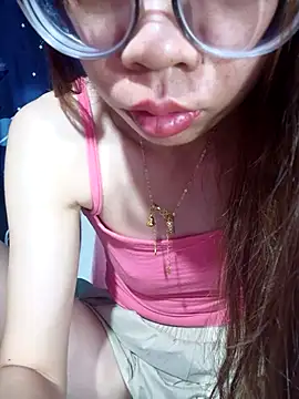 Snapshot of __Mai-love19__ chatting on 05-17-26, 10:28 Mai-love19 online show from 05-17-26, 10:28
