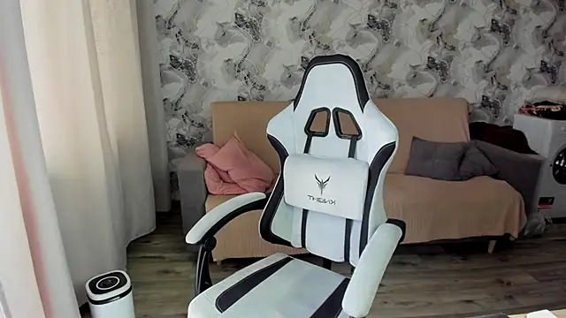 Snapshot of Lis_Kollen chatting on 09-28-25, 07:58 Lis Kollen online show from 09-28-25, 07:58