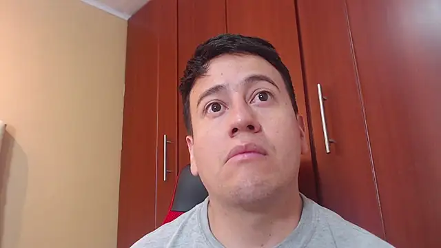 Snapshot of oliver_price1 chatting on 12-15-24, 03:31 oliver price1 online show from 12-15-24, 03:31