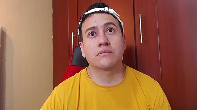 Snapshot of oliver_price1 chatting on 12-17-24, 11:05 oliver price1 online show from 12-17-24, 11:05