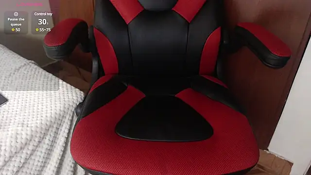 Snapshot of oliver_price1 chatting on 01-15-25, 11:19 oliver price1 online show from 01-15-25, 11:19