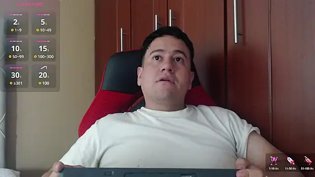 Snapshot of oliver_price1 chatting on 01-21-25, 11:24 oliver price1 online show from 01-21-25, 11:24